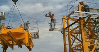 Демонтаж башенного крана в Глазове - услуги по демонтажу от Сварной-Глз от 1529 руб.