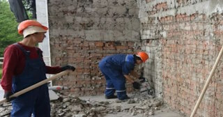 Демонтаж облицовки фасада в Глазове - расценка в смете от 561 рублей