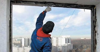 Демонтаж остекления балкона в Глазове - цена от 561 руб. - Сварной-Глз